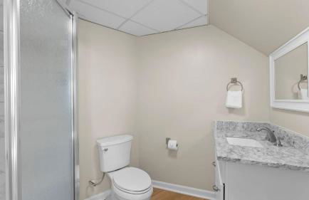 Pleasant Cove Waterfront Getaway With Fire Pit, Deck, and Lake Views - Foto 64