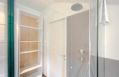 Hostdomus - Lagrange Luxury Apartment - Photo 39
