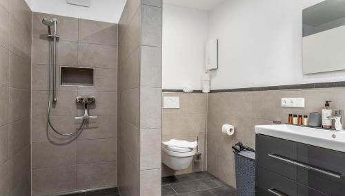 Vivamosel: Appartement mit Mosel & Burgblick - Balkon - Parken - Aufzug - Fahrradraum - Foto 5, towels, Shower, heating