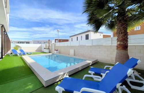 Perfect Getaway Villa - Photo 25