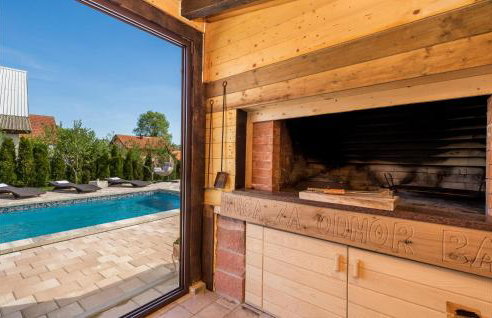 Gorgeous Home In Lovinac With Sauna - Foto 24