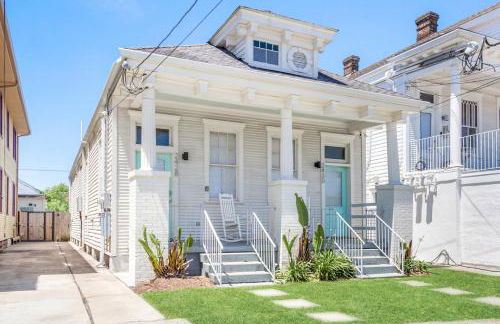 Private 2BR Condo in Uptown by Hosteeva - Foto 10