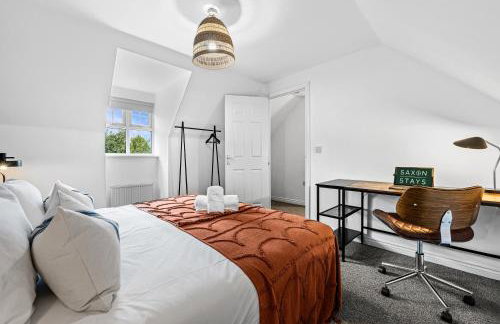 Spacious 6-bedroom house - 3 parking spaces - Superfast Wi-Fi - Close to M5 - Long-stay rates! - Foto 29