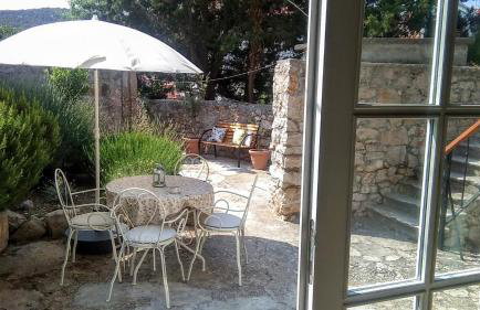 D HOUSE authentic Zlarin house, relaxing courtyard and terrace - Photo 5