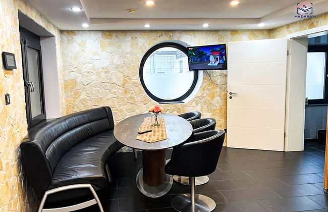 Escape to Pottum Luxury Villa - Foto 24