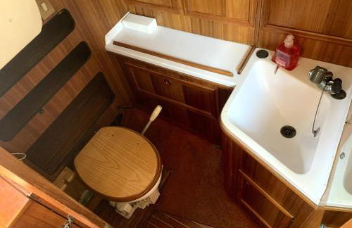 Notte in barca tra gioia e relax cullati dal mare - Foto 18