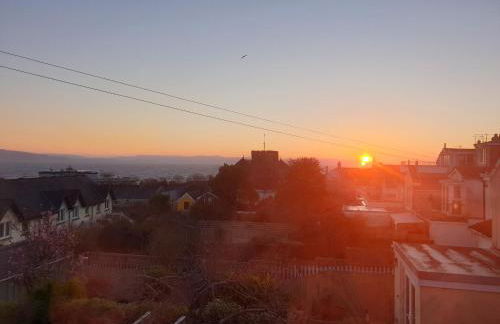 Inalong - Quirky property with sea views above an Ale House - Foto 1