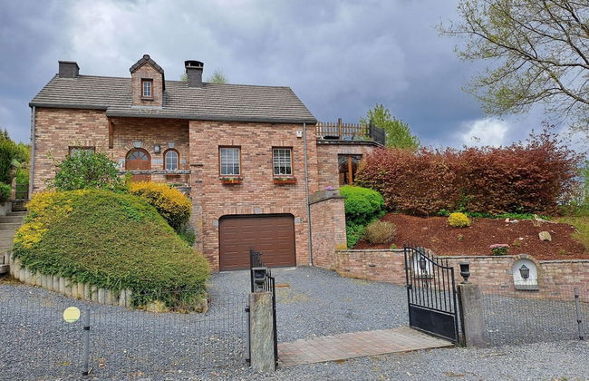 Holiday Home With hot tub in Vielsalm - Photo 1