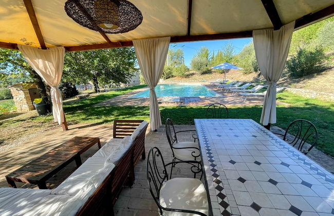 Detached Villa - Sleeps 10 - Pool - Pergola - Playground for Children - Wifi - Foto 79