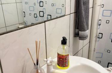 Residencial Casas 1 e 2 quartos Tv Ar Estacionamento Wifi Próximo ao Centro e Paraguai - Foto 37