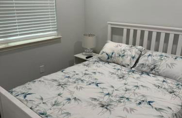 Spacious 1 Bdrm Studio Montrose - Foto 2