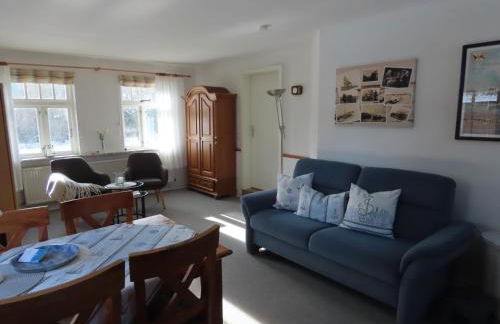 Große Warf mit Rasenfläche - Photo 5