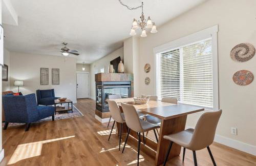 Cozy Boise Getaway walk to Stadium Fireplace Garage - Foto 11