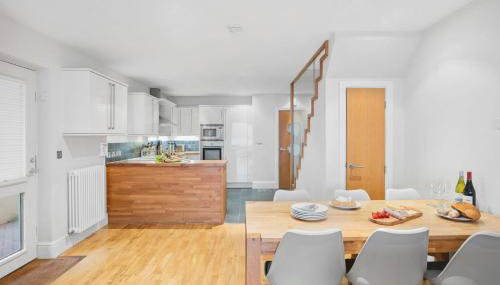 4 Out Of The Blue, Croyde - Free Parking & WiFi - Pet Friendly - Foto 4, stove, dishwasher, pet friendly