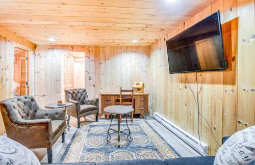 Charming Tamworth Cabin with Grill and Fireplace - Foto 10