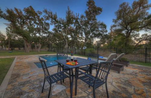 Upscale Home With Pool and Firepit - Close to Mercer St! - Foto 60