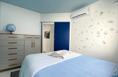 Casa Privativa 2 Quartos em Condomínio, Suite com Cama King e Closet, Quarto de Casal, Ar, Wi-Fi, Cozinha Completa e Garagem - Foto 12