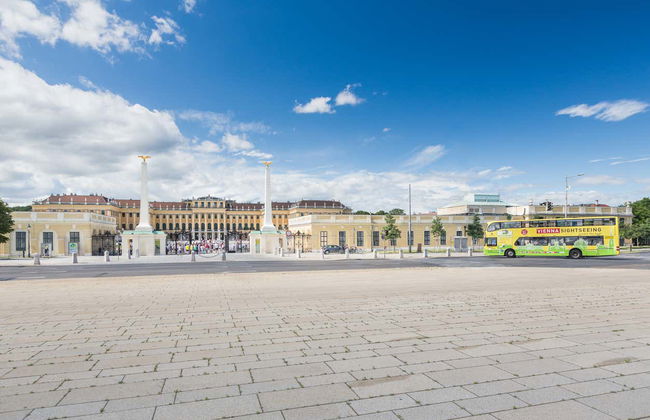 Vienna Sightseeing Bus - Photo 3