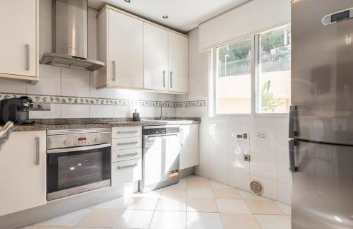 Seaside stay with large terrace, pool & parking REMS - Foto 10