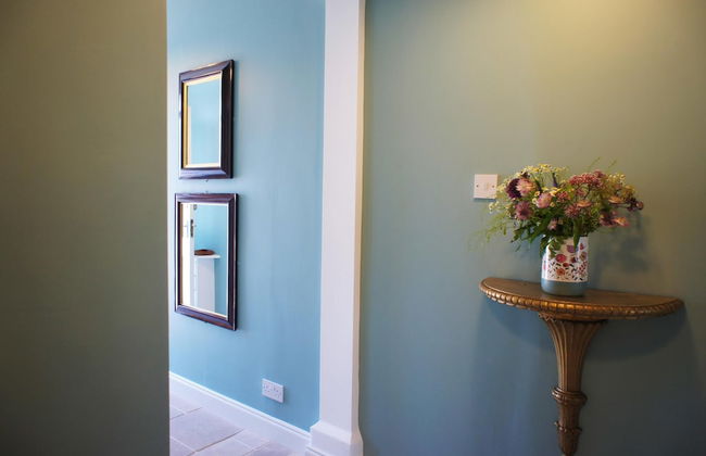 Fantastic 2 Bedroom, Spacious and Great Location! - Photo 16