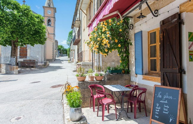Holiday Home in Saint-julien-du-verdon With Garden - Foto 14