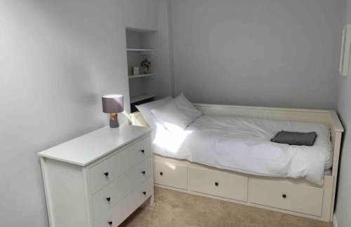 Sunny 4-bedroom cottage with South facing garden - Sunflower Cottage - Foto 14