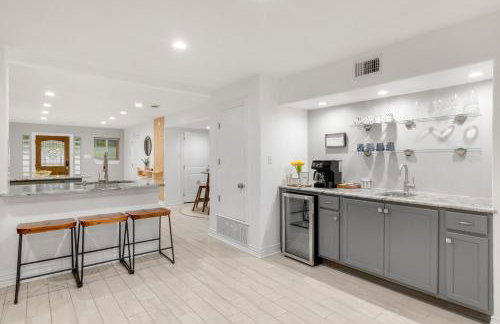 Lakefront Retreat Sleeps 15 Starlink Internet - Foto 15