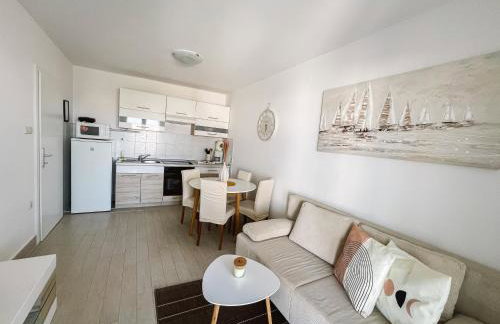 Modern apartment in the heart of Njivice - Foto 27