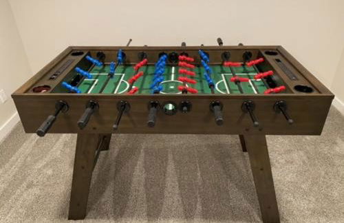 Charming Brick Home with bonus space & foosball - Foto 33