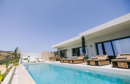 Celeste Luxury Villas - Photo 9
