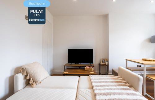 3BR Flat By Pulat Short Lets & Serviced Accommodation London With Pool Table, SmartTV & AC - Foto 6