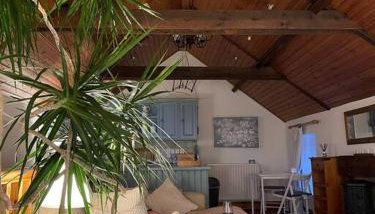 Converted Victorian Coach House on the North Coast - Foto 4