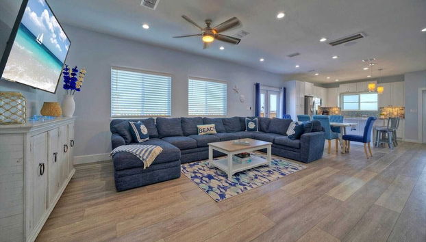 Sleeps 22! 2 Homes Priv Pool, Putting Green, Bar, Deck, Prime Port A Location - Foto 4, Interior