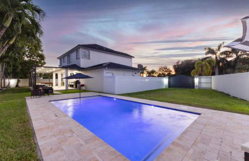 Miami Getaway Heated Pool Villa with Mini Golf & BBQ - Foto 18