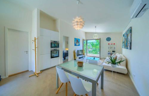 NEW Villa Pine Haven , Private Heated Pool Sleeps 8, Tranquil Retreat - Foto 9