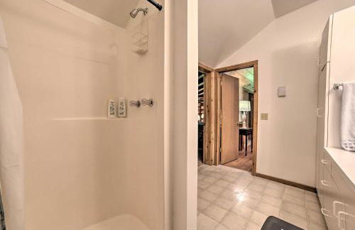 Secluded Family Cabin Less Than 1 Mi to Lake Michigan! - Foto 10