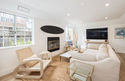 Seaside Home Modern Retreat with Breathtaking Views and Beachside Charm - Foto 4