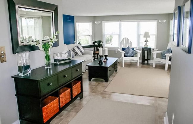 Coastal Escape w Pool Pool Table Walk to Beach - Foto 42