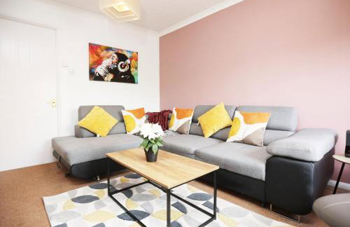 Palmers Place By N And N Stays Worker Friendly Accommodation in Bradley Stoke with private parking and fast WIFI, Long Stays Welcome - Foto 1