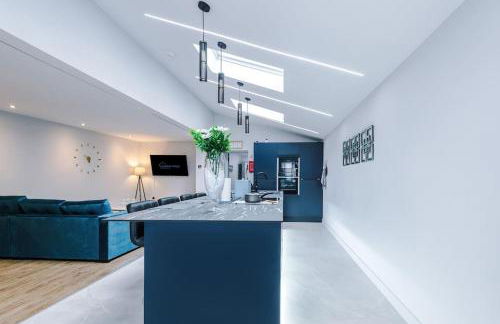 Incredible Home With Games Room, Sleeps 8, Parking Included, Perfect For Groups, Families, Contractors, Professionals - Photo 21