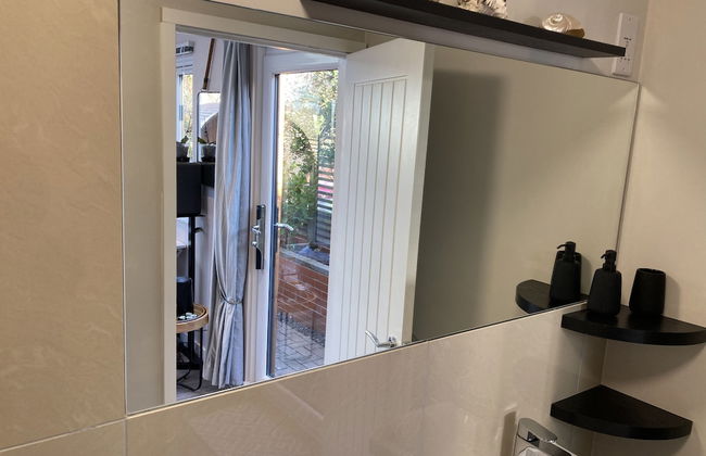 Contemporary Guest House With Outside Barrel Sauna - Foto 29