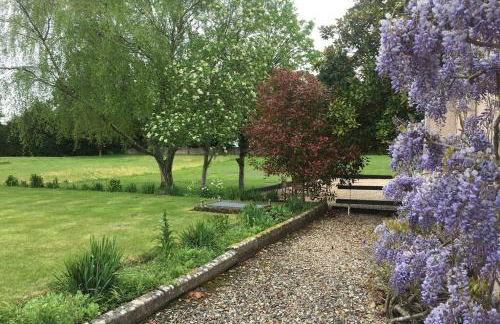 Stay on the grounds of this beautiful Manor house - Photo 12