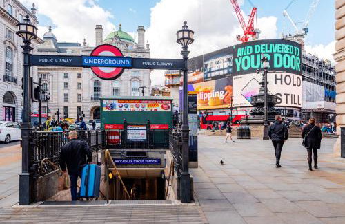 Welcome London Piccadilly Circus - Photo 14