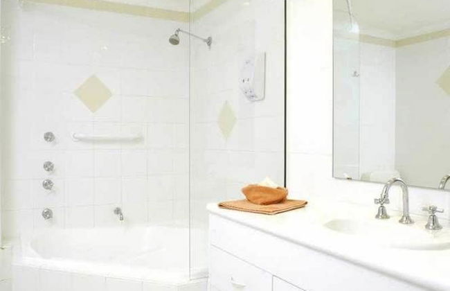 Town Beach Beachcomber Resort - Photo 18