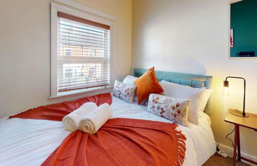 Cosy 3 bedroom home from home - Photo 1