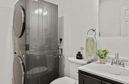 Maple Oasis by Avantstay Newly Built w/ Hot Tub, Game Room & Fire Pit - Foto 56