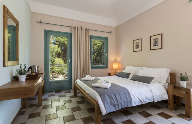 Electra Beachfront Villa - Photo 11