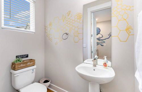 Queen City's Den Nest Uptown - Foto 39