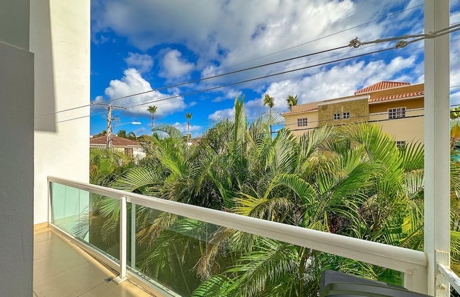 Incredible 3 BR Penthouse w BBQ Jacuzzi - Photo 21