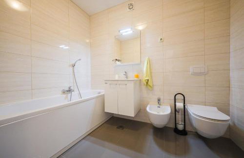 Villa Pino with Pool, Sauna & Jacuzzi - Foto 70